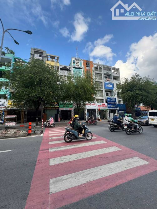 Hiếm! Bán nhà mặt tiền Lý Thường Kiệt, P.6, Tân Bình (4x20m) 6 tầng - Giá bán 28 tỷ