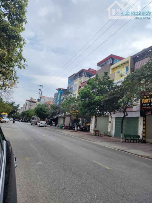 Bán Nhà 4 tầng Nguyễn Cao . dt 86m . mt 5,2m . hướng TB . giá 22 tỷ
