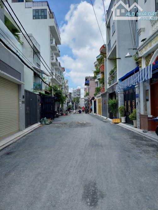 Giảm giá bán nhà Thoại Ngọc Hầu, còn 9 tỷ, 4x22m, 4 tầng