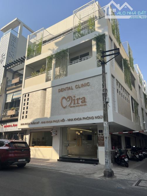 Bán nhà mặt tiền đường Tôn Thất Tùng quận 1. DT 8x10m - 3 tầng - giá 57 tỷ