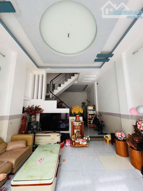 Bán CHDV, 4 tầng, 28x12m, dt sàn 1117m2, dòng tiền 100tr/ tháng