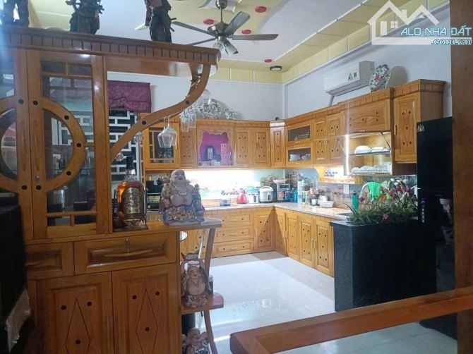 Bán nhà 4 tầng mặt tiền 10m5 Lê Thanh Nghị. Dt 81m2 4pn sát 30/4 vị trí đẹp kdoanh buôn án
