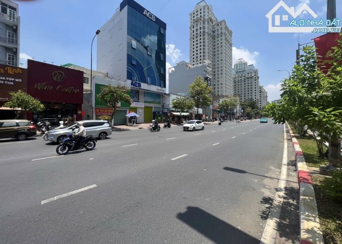 Nhà 6 Tầng mặt tiền Nguyễn Hữu Cảnh, P.22, Bình Thạnh _Giáp Q1, 4x22m, HĐT 65 triệu, 30 Tỷ