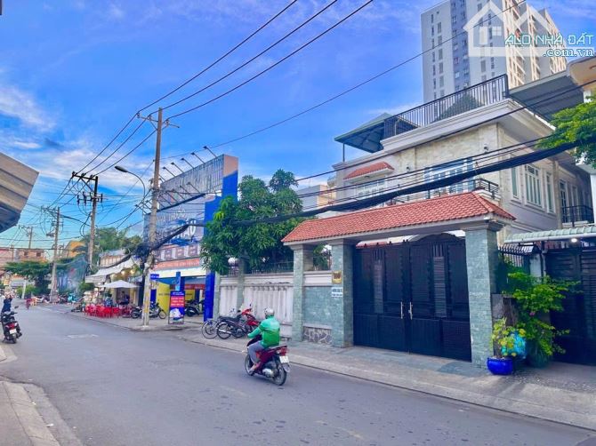 54tr/m2 - Bán nhanh lô đất ngay UBND Trường Thọ - 183m2 ngang 10m - Ô tô đậu cửa