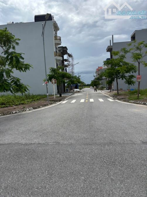 Bán tất cả Lô đất tại ÁP TRÀN, THUỶ NGUYÊN đủ vị trí đủ diện tích GIÁ TỪ 3,2xx tỷ  -Lk 6-7