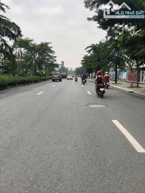 BÁN ĐẤT ĐA  TỐN GIA LÂM HÀ NỘI Ô TÔ ĐỖ CỬA VÀO NHÀ DT 70M GIÁ 4.98 TỶ