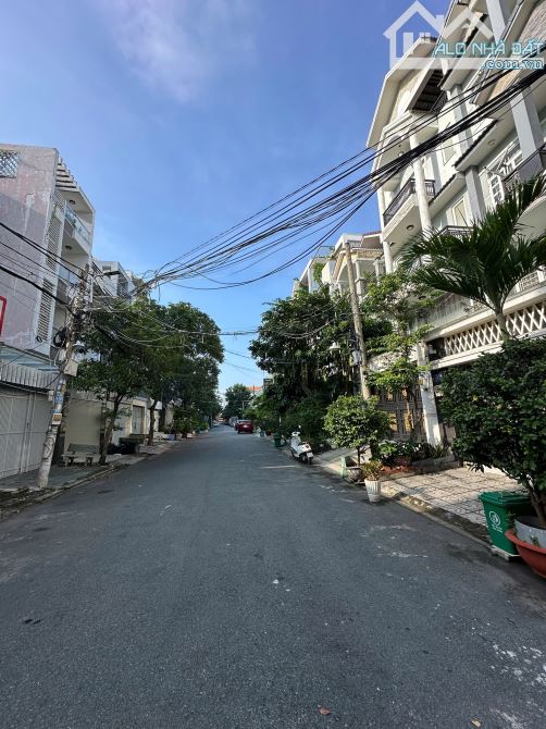 Nhà Hầm 3 tầng Dt 5x18m Đường Taab Thuận Nam 2 Phường Phú Thuận Q7