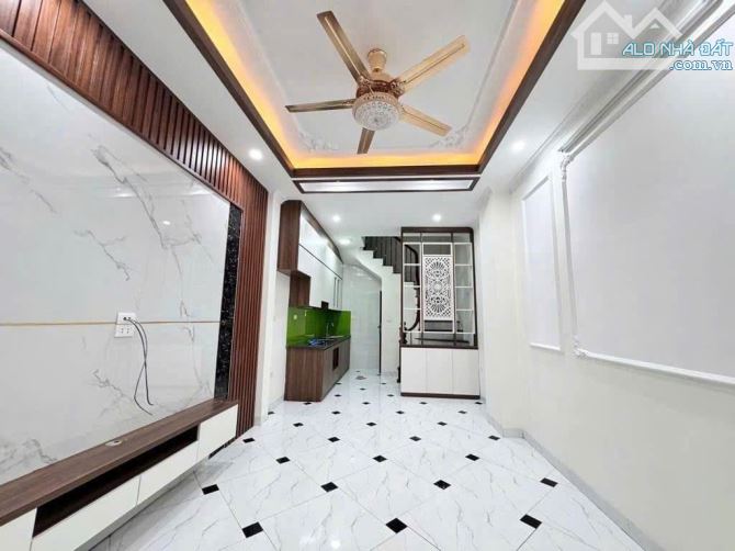 NHÀ ĐẸP NGÕ 38 XUÂN LA – 63M² x 5 TẦNG – Ô TÔ ĐỖ CỬA - 12,5 TỶ