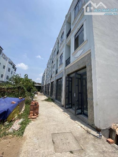 🏡 Bán nhà 3 tầng - Hẻm 5m - Đường Huỳnh Tấn Phát - Nhà Bè - 4x10 - Giá 2.5 tỷ