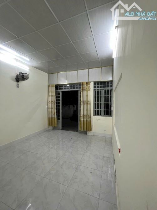 Cần bán nhà cấp 4 - 3.7x 11.5m Hẻm an ninh - Trung Mỹ Tây Quận 12 giá 3.3 tỷ sổ đẹp