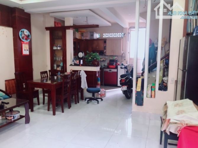 Quận 7 Phường TÂN HƯNG,nhà 2 mặt tiền hẻm 2 tầng,ngang 5m,hẻm thẳng 1 trục,nhỉnh 5 tỷ