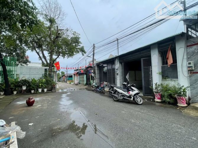 Kẹt tiền cần bán gấp căn nhà cấp 4 ( 98m2 ) SHR ở Đ. Nguyễn Thị Lắng , Củ chi giá 865tr