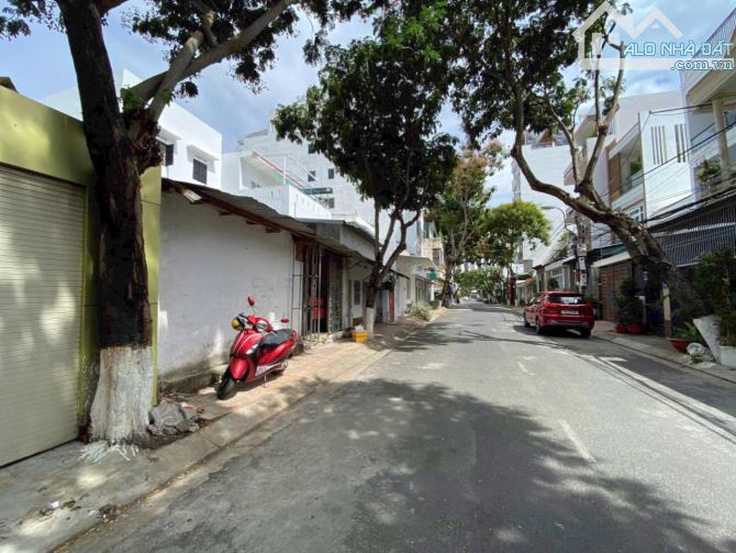 CẦN BÁN NHÀ 02 MẶT TIỀN ĐƯỜNG PHÓ ĐỨC CHÍNH GẦN BIỂN, TP NHA TRANG 13,7 TỶ