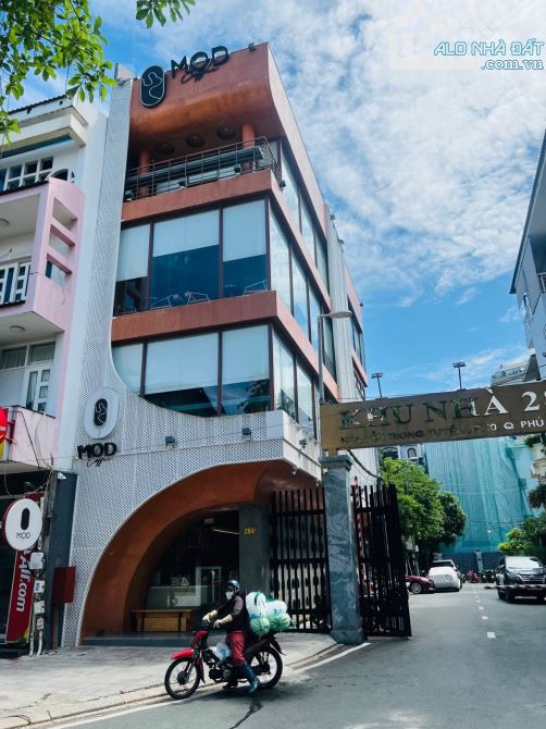 Bán nhà góc 2 Mặt tiền hẻm xe hơi 8m CMT8 gần CV Lê Thị Riêng 4x16.5m ,5 tầng mới giá 13.5