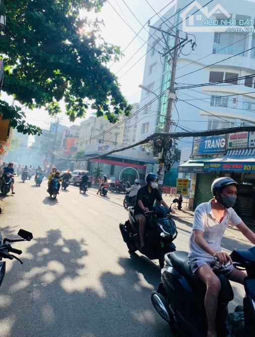 Bán Nhà Mặt tiền kinh doanh Ngô Tất Tố P19 Bình Thạnh. DT; 3.85x17m, Cấp 4. Giá; 16.2 Tỷ