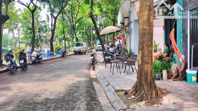 BÁN NHÀ MỚI THOÁNG SÁNG PHỐ NHẬT CHIÊU, NGÕ Ô TÔ, CÓ Ô CHỜ THANG MÁY