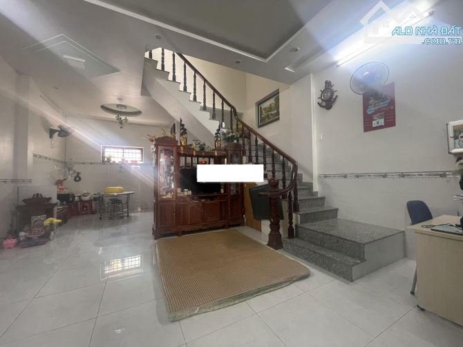Bán nhà 1 trệt 2 lầu đường Oto tránh nhau , P.Thắng Nhất , DT 6.2 x 18.1m giá chỉ 7.5 tỷ