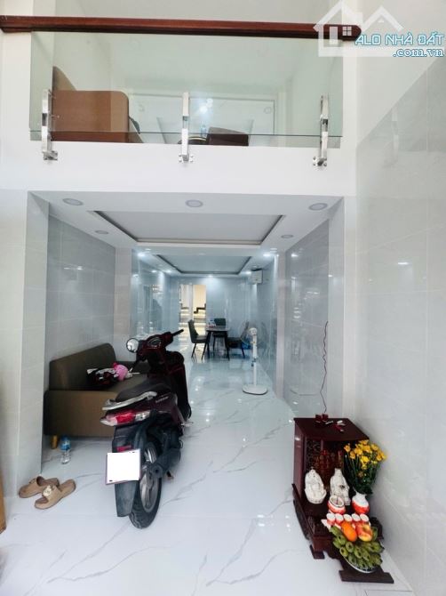 Bán nhà MẶT TIỀN Nhật Tảo Q.10, 5 tầng, full nội thất xịn sò, chỉ 10.x tỷ
