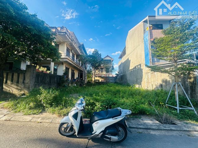 Bán 300m2 đất đường Phùng Lưu cạnh ngay KQH Làng Đại Học Huế Tp.Huế giá rẻ chỉ 5,4 tỷ📌