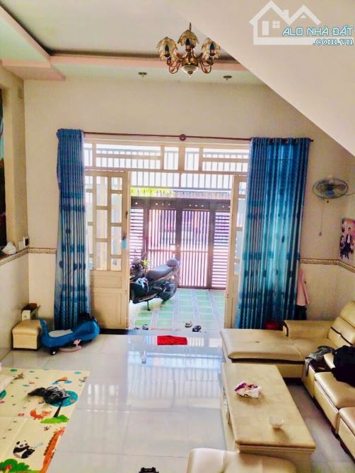Bán Nhà Bà Điểm Hóc Môn - 83M2(5x 17 )- 2Tầng - HXH- Chỉ 4,78Tỷ.