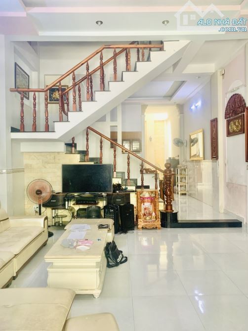 Bán Nhà Bà Điểm Hóc Môn- 83M2 (5X 17 ) - 2Tầng - Hẻm HXH -  Chỉ 4,78Tỷ.