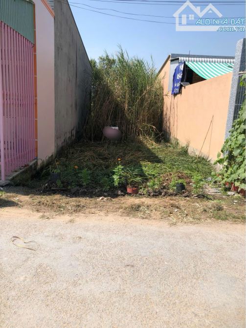 Bán đất nền 99m2 giá 750 triệu Xuân Thới Thượng