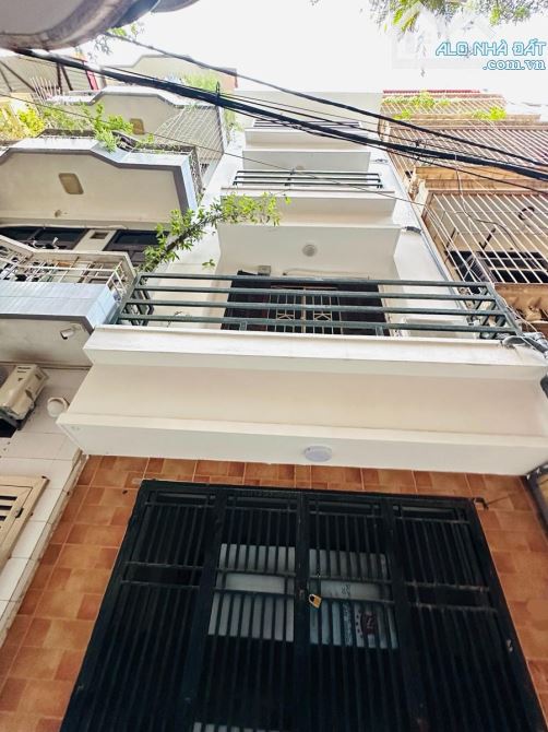 Bán nhà Hoàng Văn Thái, Phân Lô, ô tô đỗ cửa, dân trí cao, DT 45m*4 Tầng, giá nhỉnh 13 tỷ.