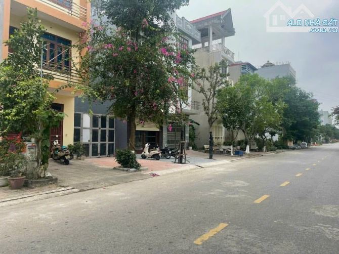 Bán lô đất mặt đường Nguyễn Quyền, Khả Lễ 1, tp BN.  ♦️DT 102 m2