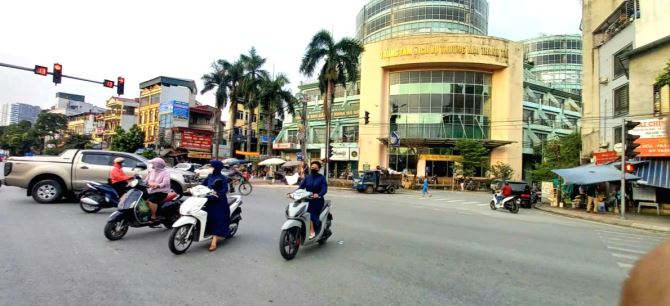 📣📣📣 52m×5 tầng mt5m sát ô tô ngay trung tâm thị trấn văn điển cần bán gấp