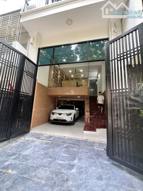 Bán Liền Kề Mậu Lương 60/65m2 mt5 4 tầng ,ô chờ thang máy .Giá 15,5 tỷ có thương lượng .