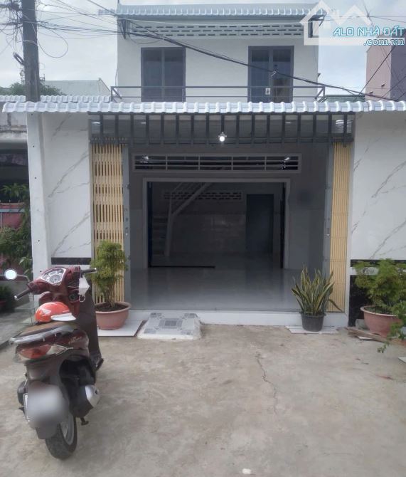 CCG ! Bán căn nhà kèm 2 phòng trọ Tân Hiệp Hóc Môn 5x21 ( 107m2 ) 995 TRIỆU Shr