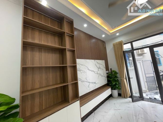 BÁN NHÀ 5 TẦNG - MẶT TIỀN 4.2M - ĐẠI HƯNG, LẠC THỊ, THANH TRÌ, HÀ NỘI