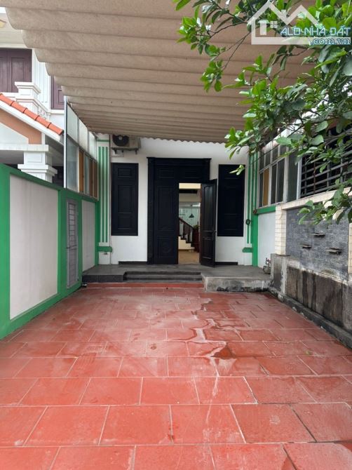Mặt Cự Khối-Long Biên-Ô Tô đỗ - 6 Tầng Kinh Doanh đa năng- 130m rộng rãi chỉ 16 tỷ