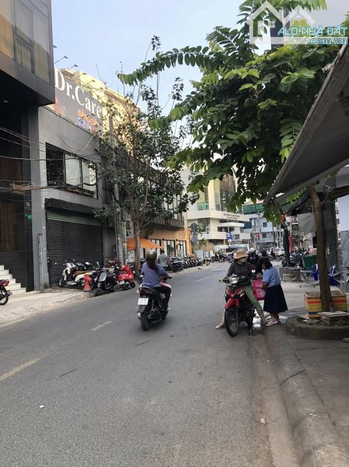 Bán Nhà Mặt Tiền đường ngay 3/2, 123m2, 6x20m, hậu 6.2m, cấp 4, 27.5 tỷ