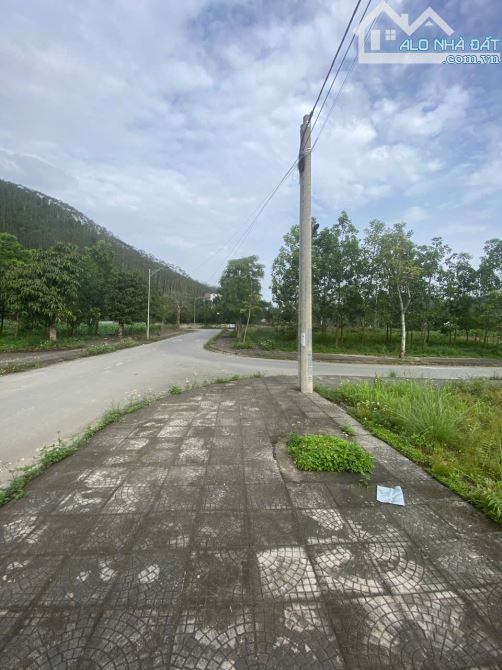 BÁN ĐẤT KDC BẾN SƠN TRUNG TÂM TT YÊN LẬP – 198M² PHÂN LÔ ĐẸP – Ô TÔ TRÁNH – GẦN CHỢ