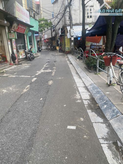 BÁN NHÀ NGUYỄN HOÀNG CẦU GIẤY - VỊ TRÍ ĐẸP - Ô TÔ TRÁNH - GẦN PHỐ - 5 TẦNG, 72M2, 18 TỶ