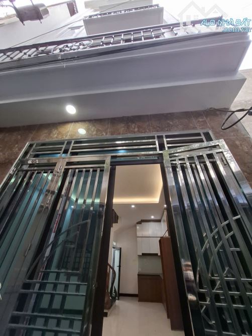 BÁN NHÀ VĨNH QUỲNH – THANH TRÌ 30M 5 TẦNG MỚI KONG GIÁ HỢP LÝ 4.65 TỶ