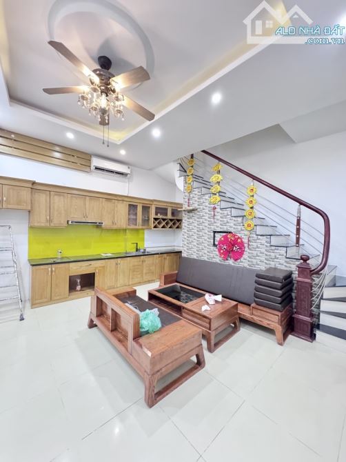 ĐÀM QUANG TRUNG _ 4 Tầng _NGÕ THÔNG - Ô TÔ - KINH DOANH - NHÀ ĐẸP Ở LUÔN - VÀI BƯỚC RA PHỐ