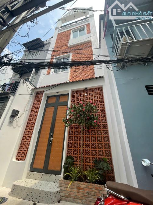 Ngay trung tâm Quận 4 - 50m ra hẻm xe hơi - 4x13m - 5PN - nhà mới full nội thất - Giá 6,5