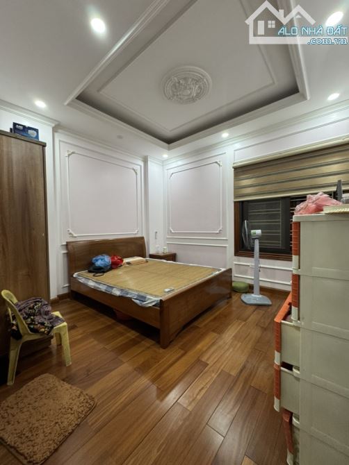 Bán nhà phố Xuân La 3 tầng 55m2 mặt tiền 5m đường ô tô giá 12.6 tỷ