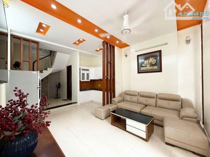 SIÊU NGON! BÁN NHÀ  PHÚ XÁ - TÂY HỒ - 42M2 - 4 TẦNG - GẦN PHỐ - Ô TÔ - DÂN XÂY - 8 Tỷ hơn