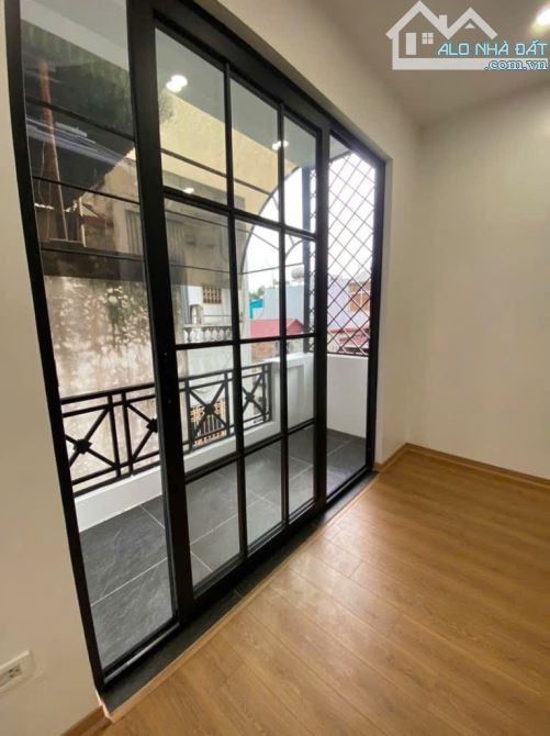 Bán nhà mới đẹp Hoàng Hoa Thám – 4PN, full nội thất, sân riêng rộng, giá cực hợp lý!