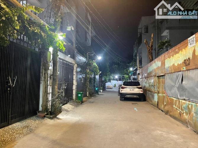 NHÀ 3 TẦNG KIÊN CỐ – PHÂN LÔ XE HƠI – PHƯỚC LONG B
