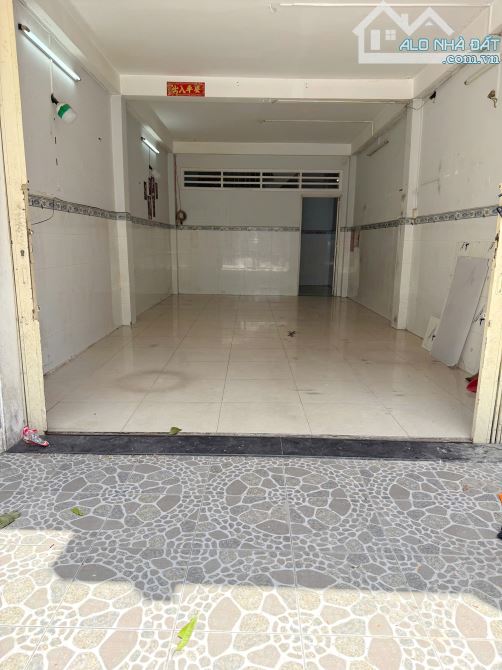 Nhà 2 tầng đúc BTCT MT đường Tùng Thiện Vương P11. Q8. Giá 9 tỷ TL