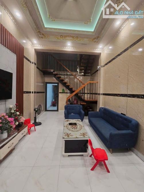 Mặt tiền kinh doanh Trịnh Đình Trọng Tân Phú 66m2, 4m x 16.5m, chỉ nhỉnh 10 tỷ.