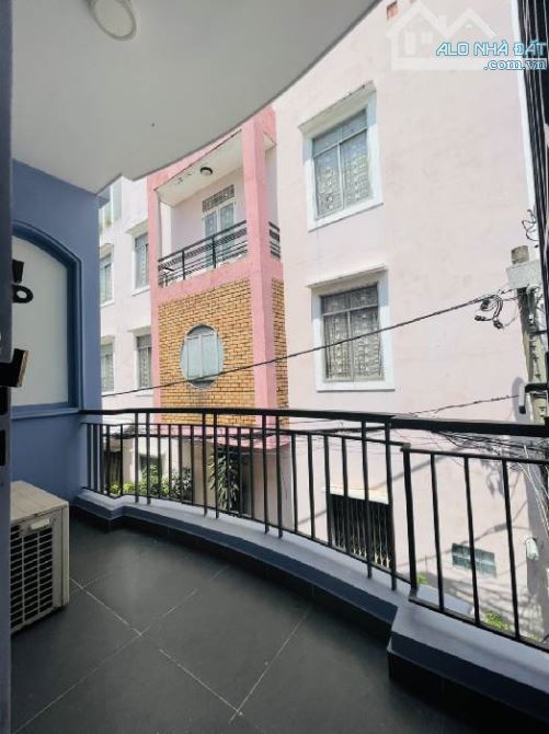 BÁN NHÀ {4M X 15M} 60M2 HXH THÔNG - 5p RA VÒNG XOAY DÂN CHỦ, KHU DÂN TRÍ CAO -  CHỈ 9 TỶ