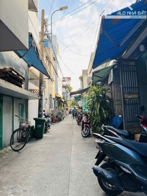 Bán gấp nhà Hương Lộ 2 gần ngã tư 4 xã 44m2 , Tầng Nhỉnh 4 tỷ