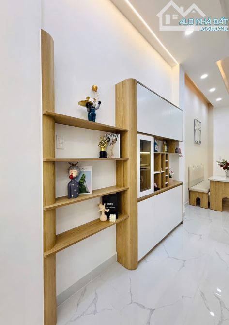 42.1m2, BÁN NHÀ ĐẸP 4 TẦNG,4PN, HXH, NGUYỄN TƯ GIẢN, P12 GÒ VẤP, 5.x Tỷ