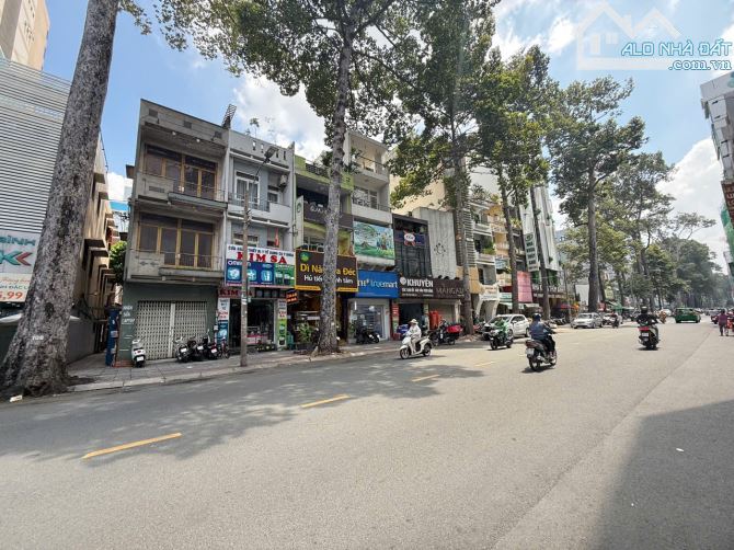 Chủ Cần Bán Nhà Góc 2MT Bùi Thị Xuận Q1 -4*20m - 4Tầng - Gía : 41Tỷ