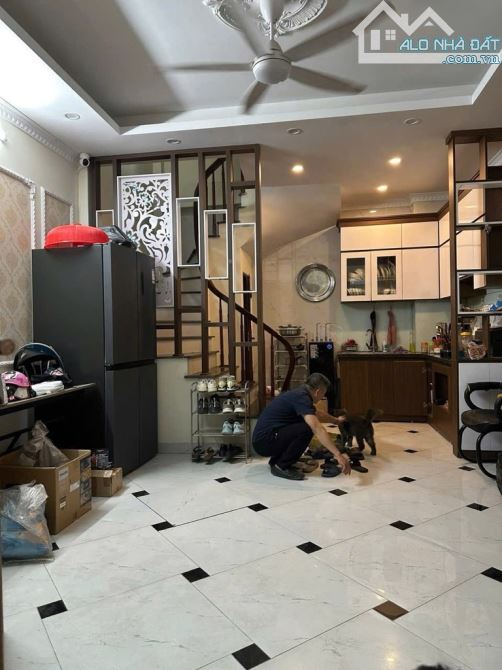 Siêu phẩm nhà 5 tầng Đại Mỗ – 38m², Full NT, ô tô đỗ cửa, giá tốt